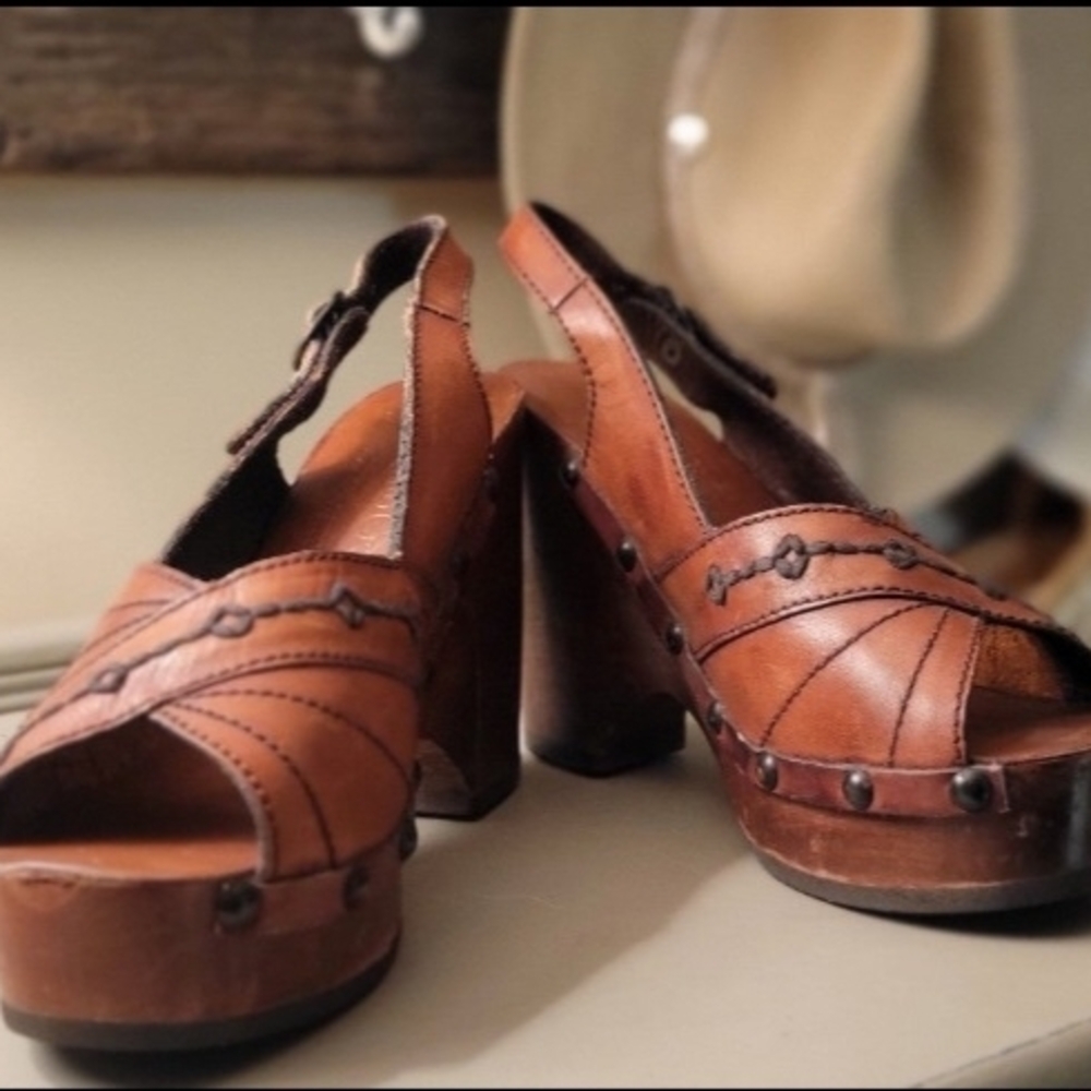 Vtg 70s QualiCraft Wedge Brown Leather Platform Slingback Heels 7b